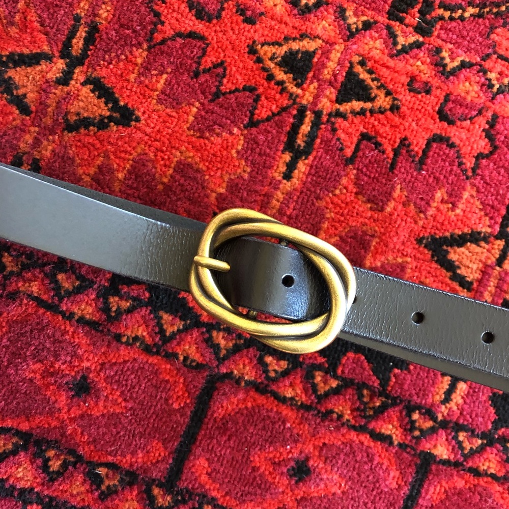 Chic gold Lucky buckle belt
